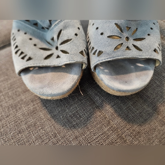 Marc Fisher wedge heels size 9-1/2 - Picture 4 of 9